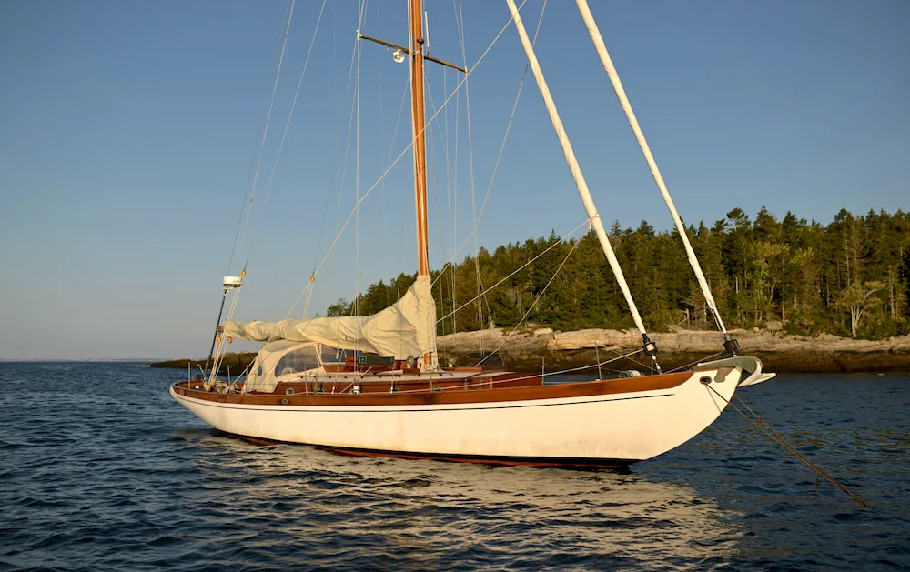 47′ Eldredge-McInnis Cutter